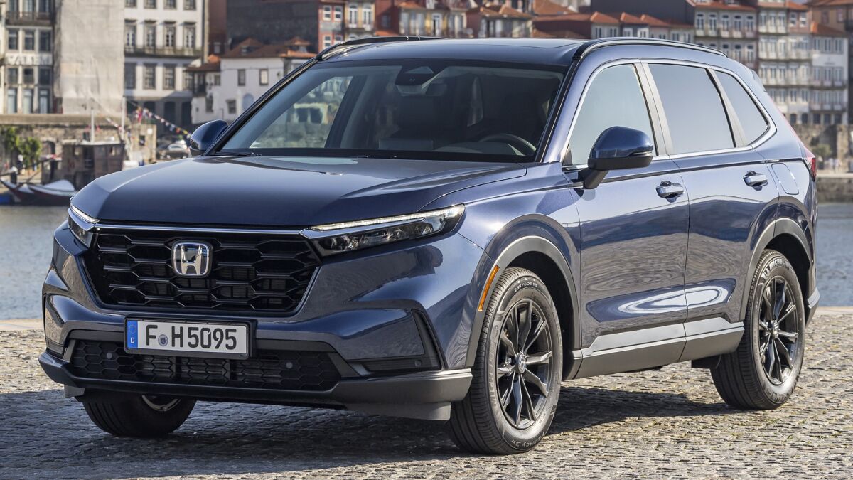 Honda CR-V e:HEV, yenilikçi tasarımı ile geleceğin şehrinde